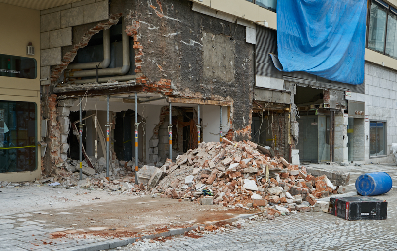 09.03.2019 - Die Entkernung des Hotel Königshaus München hat begonnen
