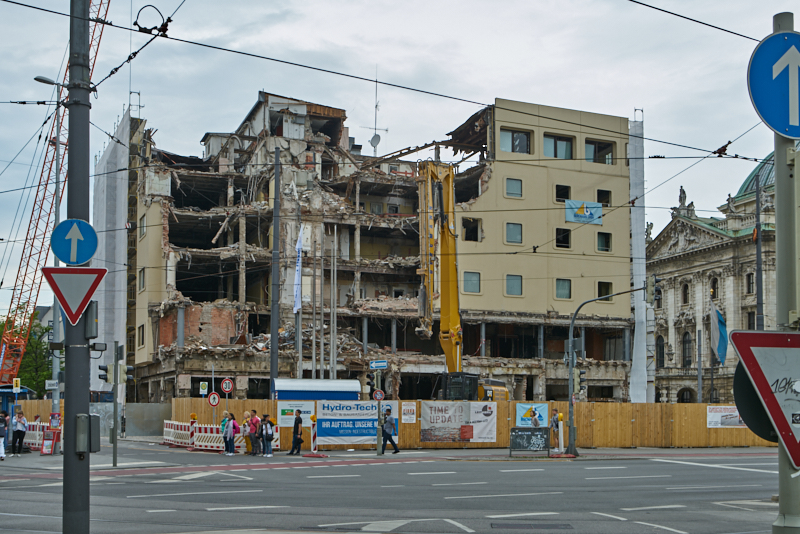 25.05.2019 - Abriss des Hotels Königshof München am Stachus