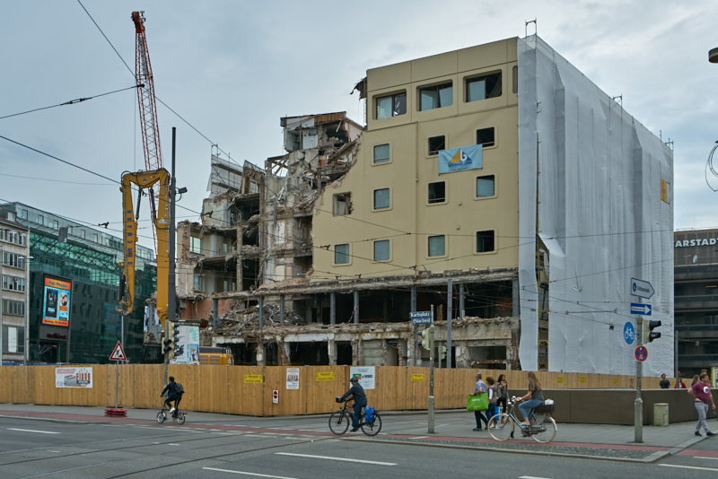 25.05.2019 - Abriss des Hotels Königshof München am Stachus