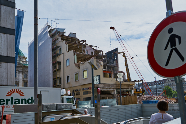 18.06.2019 - Abriss des Hotels Königshof in München.