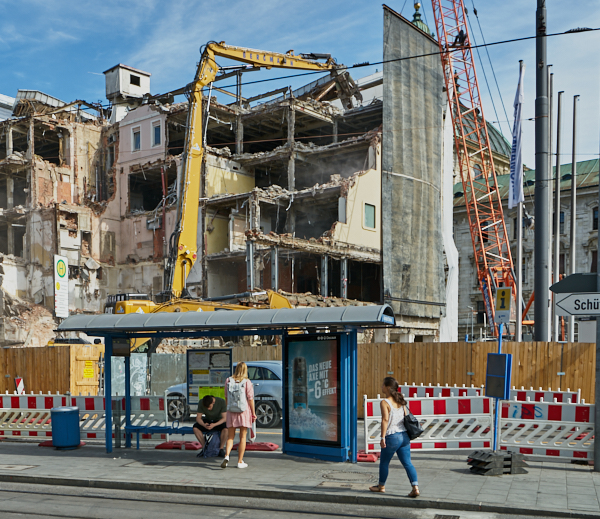 18.06.2019 - Abriss des Hotels Königshof in München.