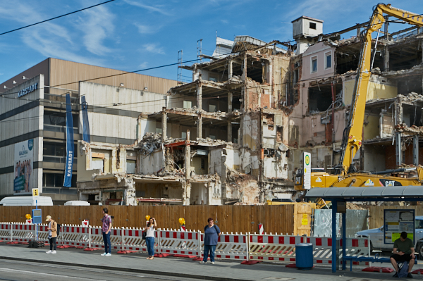 18.06.2019 - Abriss des Hotels Königshof in München.