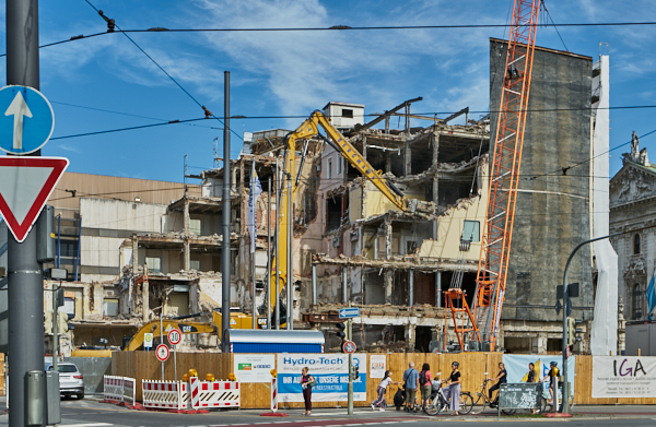 18.06.2019 - Abriss des Hotels Königshof in München.