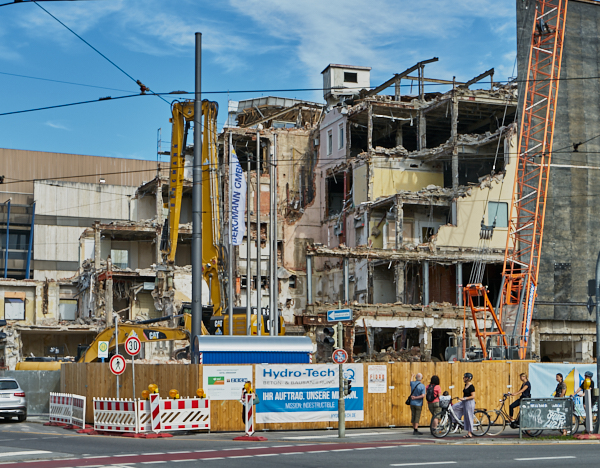 18.06.2019 - Abriss des Hotels Königshof in München.