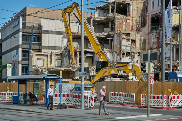 18.06.2019 - Abriss des Hotels Königshof in München.