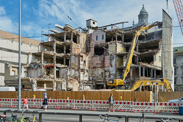 18.06.2019 - Abriss des Hotels Königshof in München.