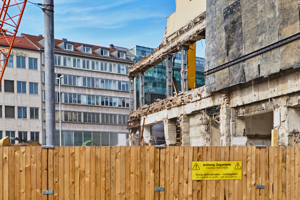 18.06.2019 - Abriss des Hotels Königshof in München.