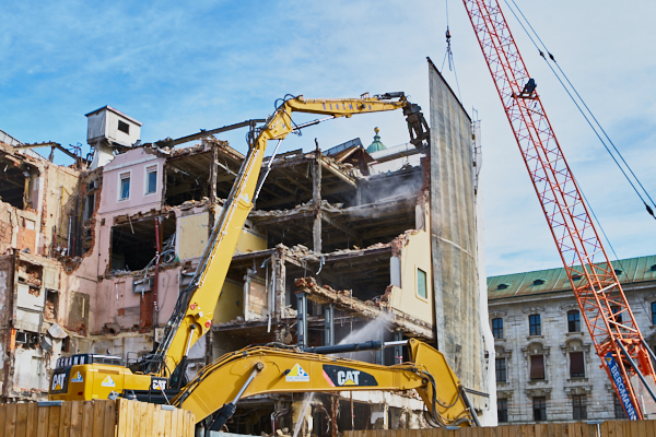 18.06.2019 - Abriss des Hotels Königshof in München.