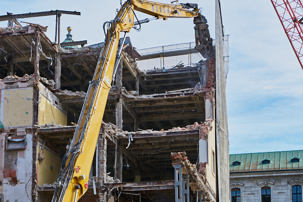 18.06.2019 - Abriss des Hotels Königshof in München.