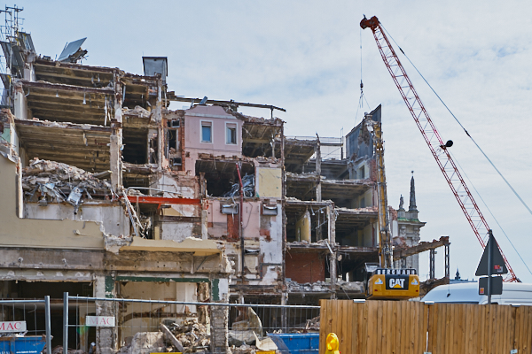18.06.2019 - Abriss des Hotels Königshof in München.