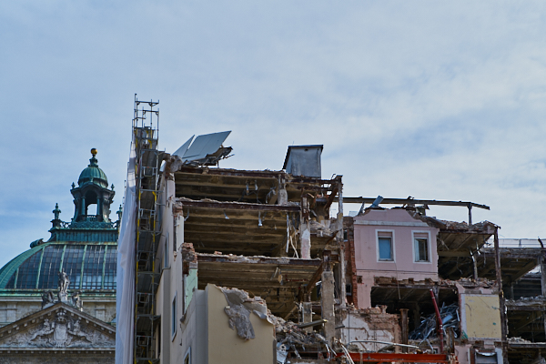 18.06.2019 - Abriss des Hotels Königshof in München.