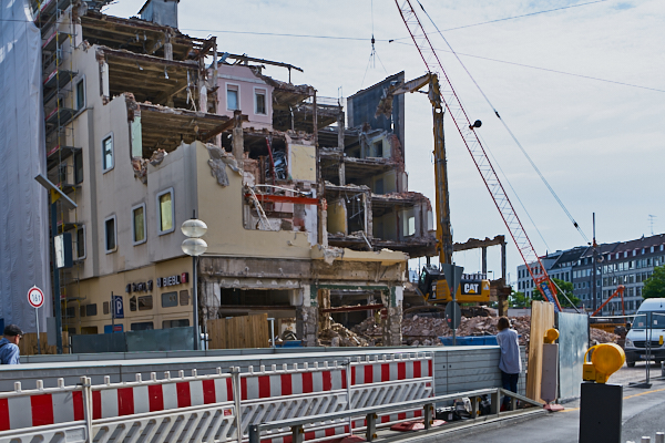 18.06.2019 - Abriss des Hotels Königshof in München.