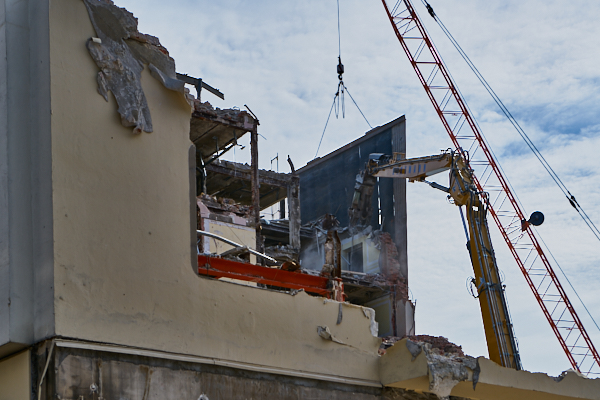 18.06.2019 - Abriss des Hotels Königshof in München.