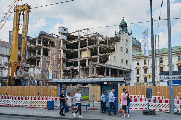 21.06.2019 - Abriss des Hotel Königshof München am Stachus
