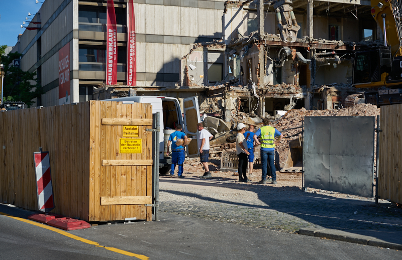 25.06.2019 - Notwendige Kernborhrung beim Abriss des Hotel Königshof