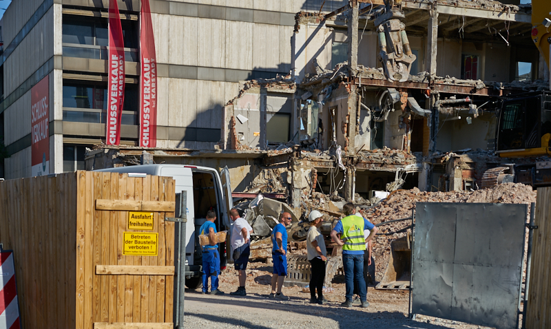 25.06.2019 - Notwendige Kernborhrung beim Abriss des Hotel Königshof