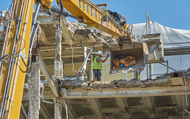 25.06.2019 - Notwendige Kernborhrung beim Abriss des Hotel Königshof