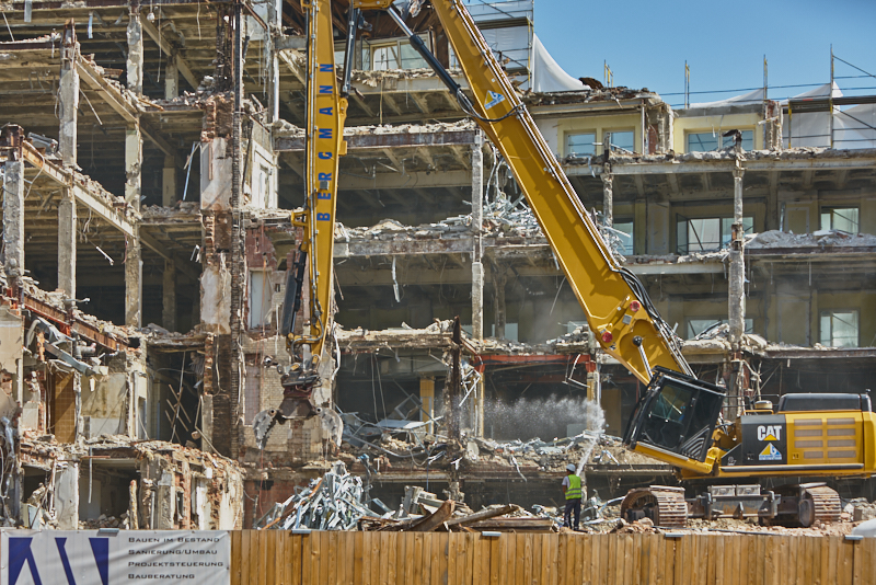 26.06.2019 - Abriss und Neubau des Luxushotels Königshof