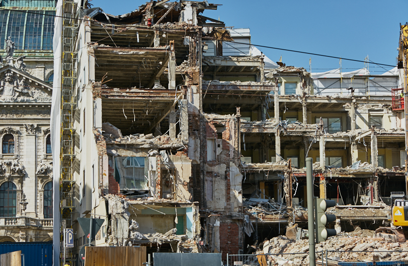 26.06.2019 - Abriss und Neubau des Luxushotels Königshof