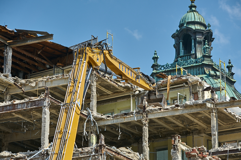 27.06.2019 - Abriss Hotel Königshof und Neubau eines modernen Hotels
