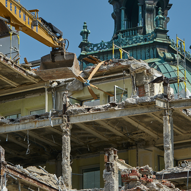27.06.2019 - Abriss Hotel Königshof und Neubau eines modernen Hotels