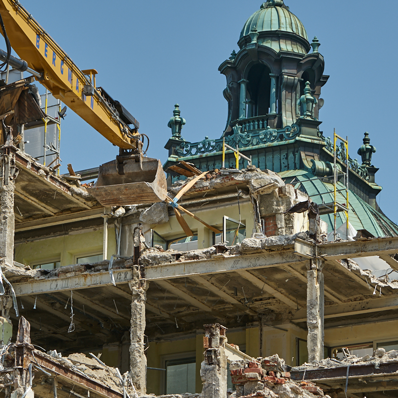 27.06.2019 - Abriss Hotel Königshof und Neubau eines modernen Hotels