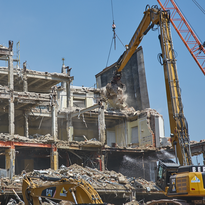 27.06.2019 - Abriss Hotel Königshof und Neubau eines modernen Hotels