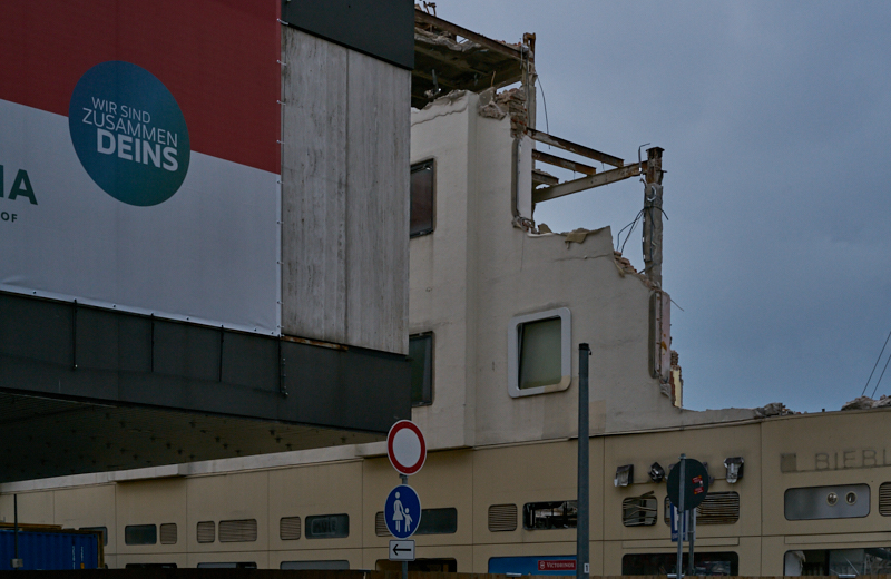 01.07.2019 - Hotel Königshof. Abriss und Neubau