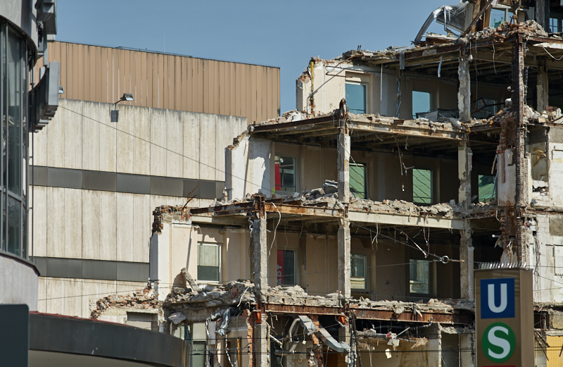 03.07.2019 - Abrissarbeiten am ehemaligen Luxushotel Königshof