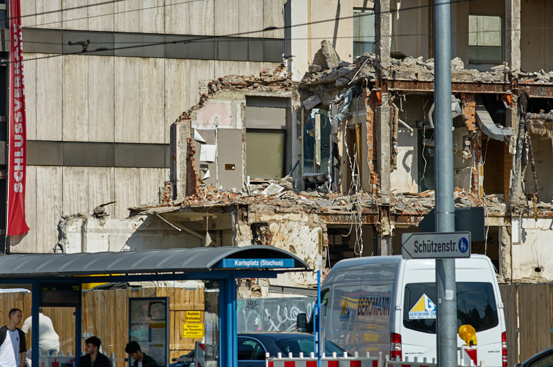 03.07.2019 - Abrissarbeiten am ehemaligen Luxushotel Königshof