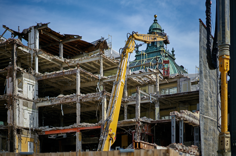 03.07.2019 - Abrissarbeiten am ehemaligen Luxushotel Königshof