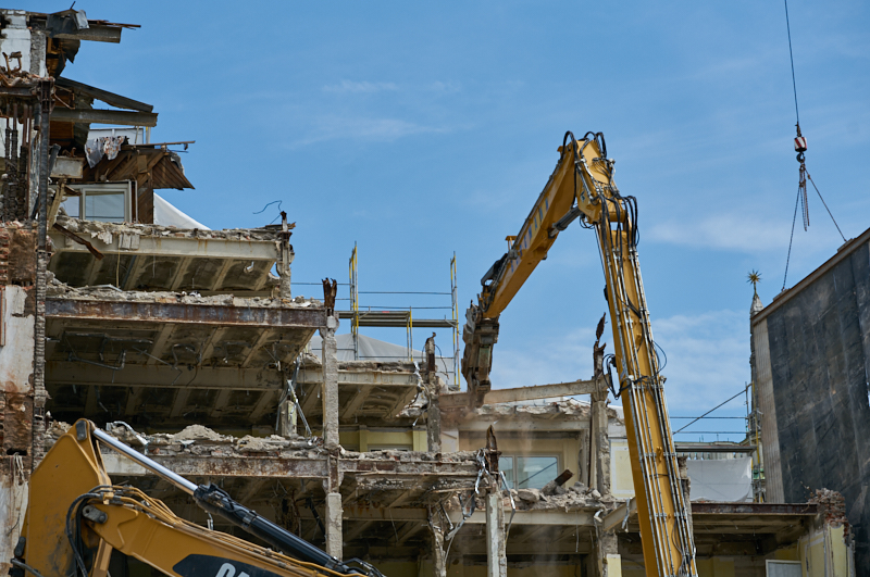 03.07.2019 - Abrissarbeiten am ehemaligen Luxushotel Königshof