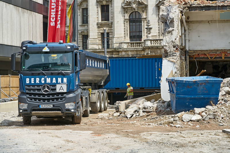 03.07.2019 - Abrissarbeiten am ehemaligen Luxushotel Königshof