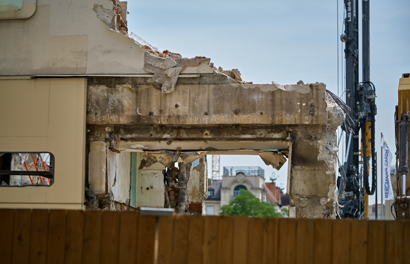 03.07.2019 - Abrissarbeiten am ehemaligen Luxushotel Königshof