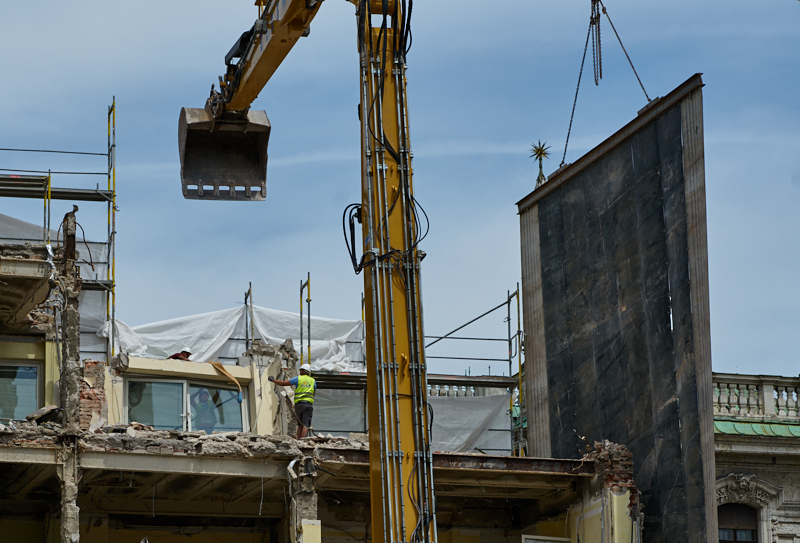 03.07.2019 - Abrissarbeiten am ehemaligen Luxushotel Königshof