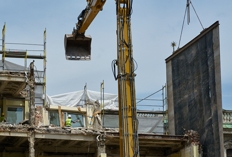 03.07.2019 - Abrissarbeiten am ehemaligen Luxushotel Königshof