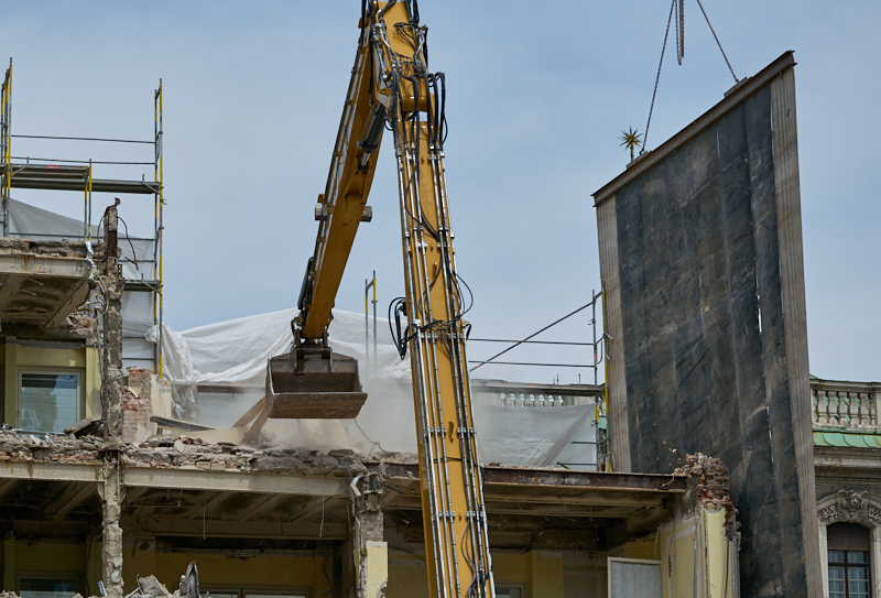 03.07.2019 - Abrissarbeiten am ehemaligen Luxushotel Königshof