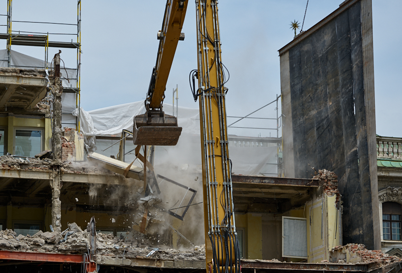 03.07.2019 - Abrissarbeiten am ehemaligen Luxushotel Königshof