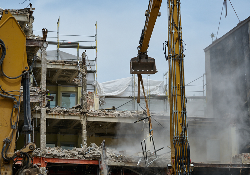 03.07.2019 - Abrissarbeiten am ehemaligen Luxushotel Königshof