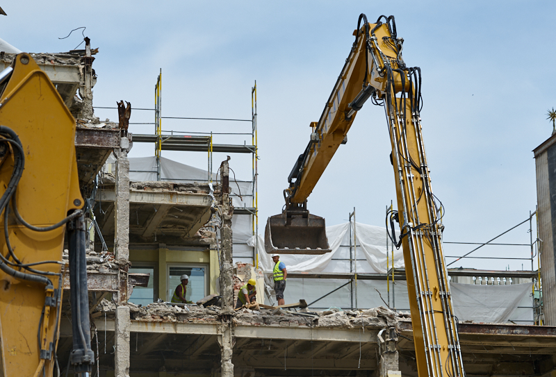 03.07.2019 - Abrissarbeiten am ehemaligen Luxushotel Königshof