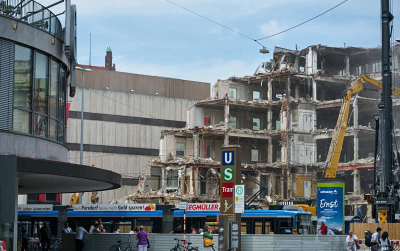 03.07.2019 - Abrissarbeiten am ehemaligen Luxushotel Königshof