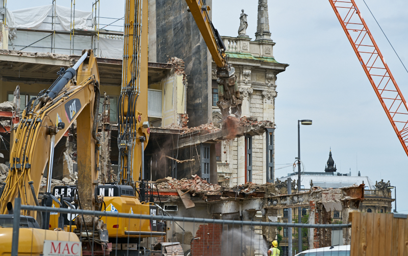 03.07.2019 - Abrissarbeiten am ehemaligen Luxushotel Königshof