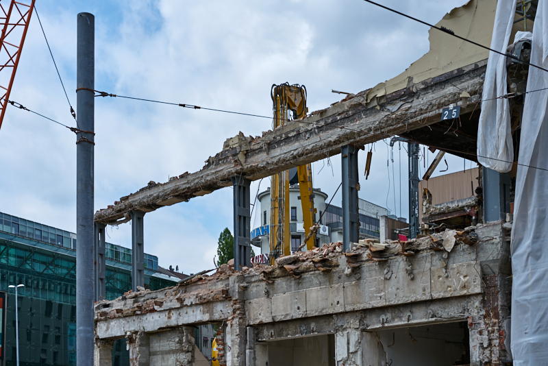 09.07.2019 - Neue Container für das Hotel Königshof