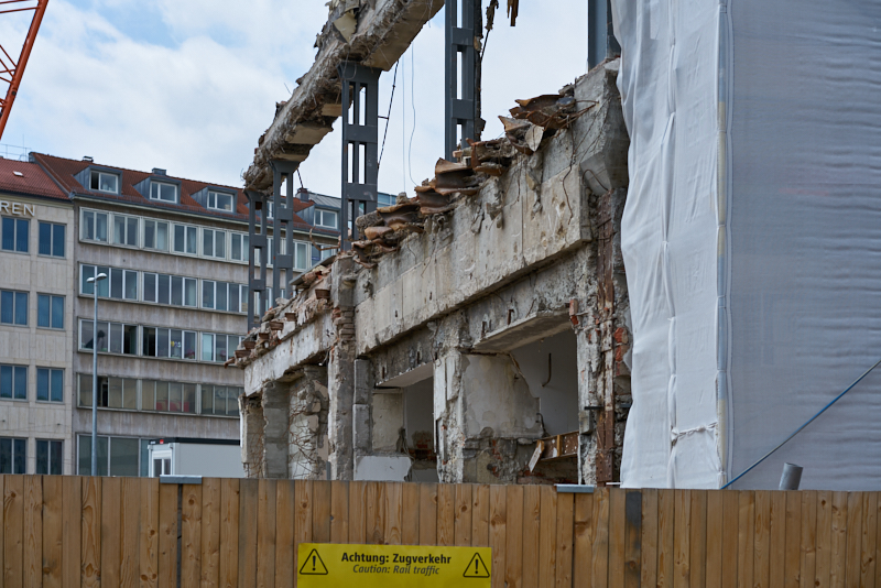 09.07.2019 - Neue Container für das Hotel Königshof