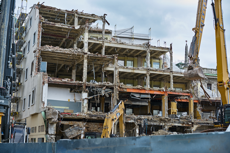 09.07.2019 - Neue Container für das Hotel Königshof