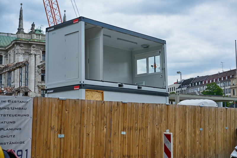 09.07.2019 - Neue Container für das Hotel Königshof