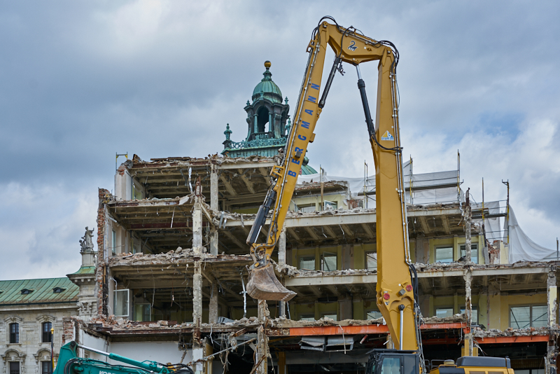 09.07.2019 - Neue Container für das Hotel Königshof