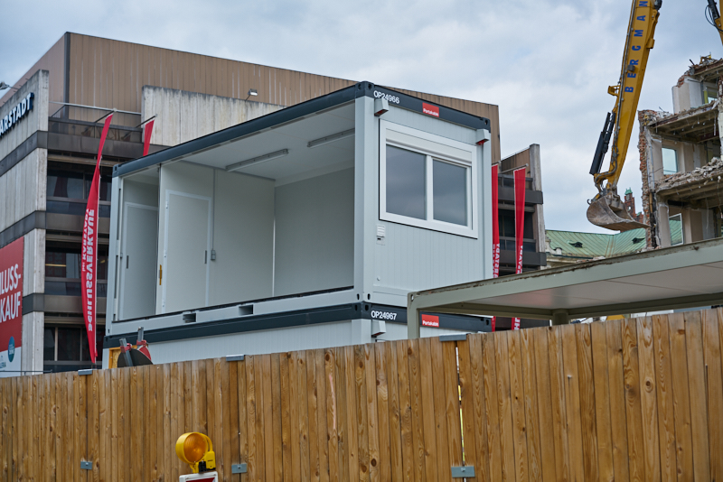 09.07.2019 - Neue Container für das Hotel Königshof