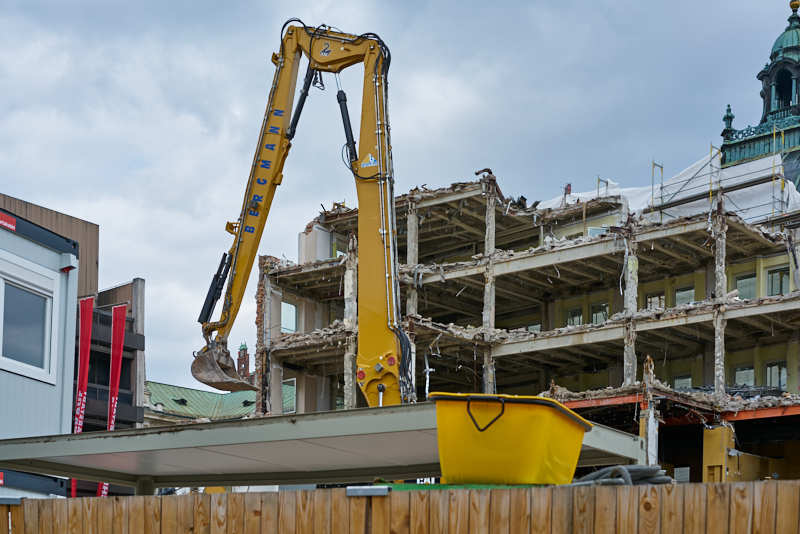 09.07.2019 - Neue Container für das Hotel Königshof