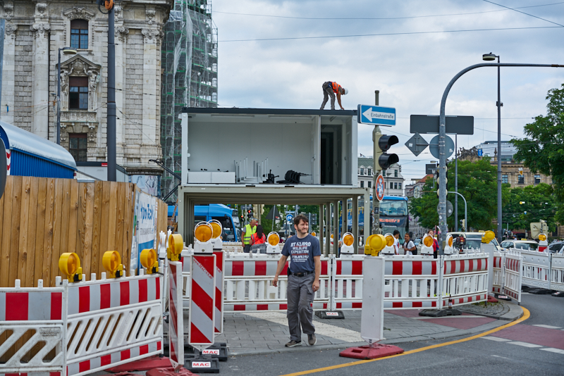09.07.2019 - Neue Container für das Hotel Königshof